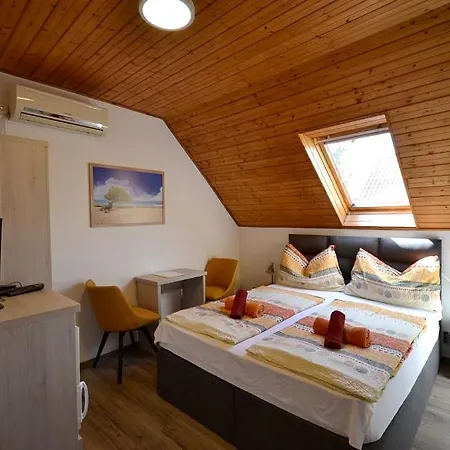 לינה וארוחת בוקר Silatti -