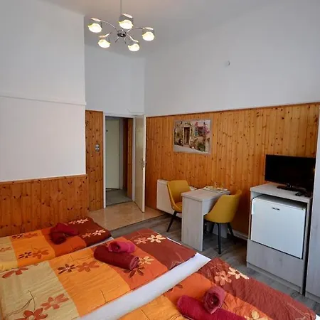 Bed & Breakfast Guest House Silatti - Apartments Keszthely