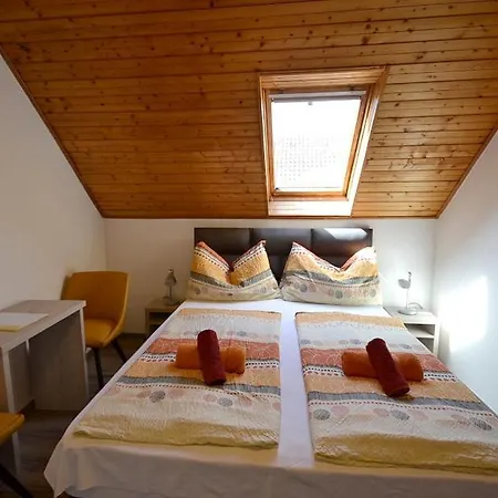 Guest House Silatti - Apartments Bed & Breakfast Keszthely