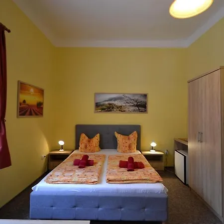 Guest House Silatti - Apartments Bed & Breakfast Keszthely