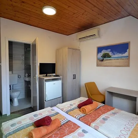 Guest House Silatti - Apartments Bed & Breakfast Keszthely