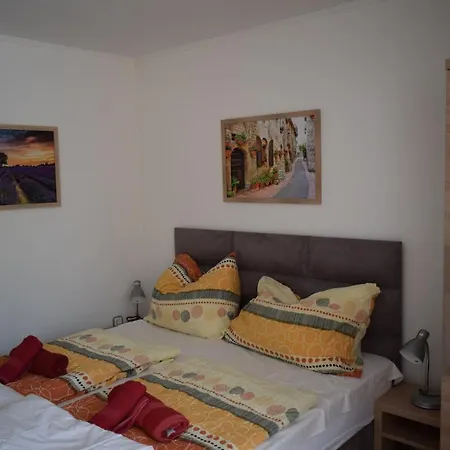 Bed & Breakfast Guest House Silatti - Apartments Keszthely