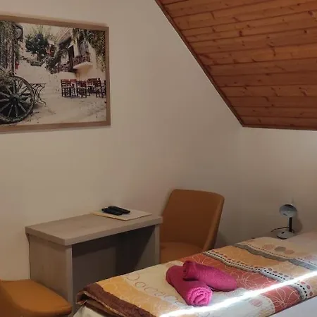 Alojamento de Acomodação e Pequeno-almoço Silatti Panzió-apartmanház Keszthely