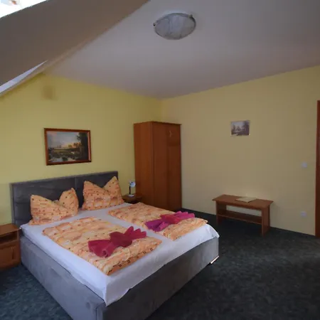 לינה וארוחת בוקר Silatti - קסזטלי