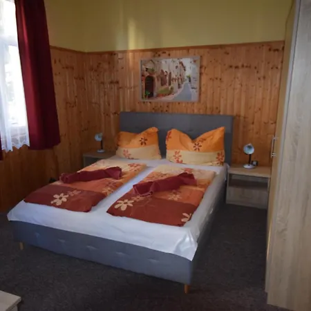 Silatti Panzió-apartmanház Bed and breakfast Keszthely